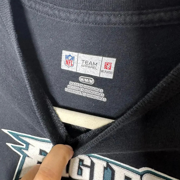 NFL Team Apparel Carson Wentz 11 Eagles Short‎ Sleeve T-Shirt Unisex - Picture 2 of 4